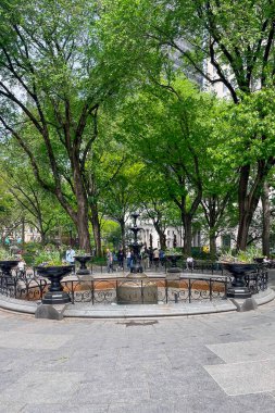 New York, ABD. 7 Mayıs 2024 Kültür, Sanat ve Eğlencenin Kalbinde Büyüleyici Şehir Macerası. Hiç Uyumayan Şehir. Tarih, Modernite ve Sonsuz Keşifler şehrine Seyahat. Dinamik Yaşamın Merkezi. New York.