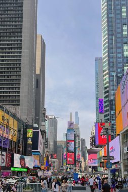 New York, ABD. 7 Mayıs 2024 Kültür, Sanat ve Eğlencenin Kalbinde Büyüleyici Şehir Macerası. Hiç Uyumayan Şehir. Tarih, Modernite ve Sonsuz Keşifler şehrine Seyahat. Dinamik Yaşamın Merkezi. New York.