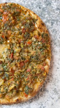 Bir kebap restoranı çeşni klasiği, lahmacun..