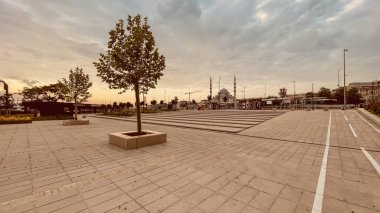 Altın Boynuz, İstanbul, Türkiye. 6 Haziran 2024 İstanbul Tarihi Yarımadası. Altın Boynuz ve Boğaz Sahili, Eminonu Meydanı ve Eşsiz Tarihi ve Turistik Yerler. Büyüleyici Mimari, Kültürel Zenginlikler ve Manzaralar İçin İdeal Bir Hedef.