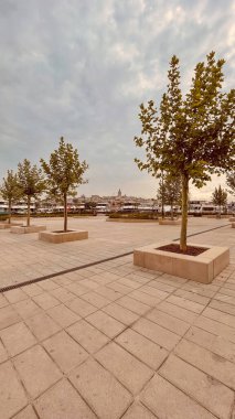 Altın Boynuz, İstanbul, Türkiye. 6 Haziran 2024 İstanbul Tarihi Yarımadası. Altın Boynuz ve Boğaz Sahili, Eminonu Meydanı ve Eşsiz Tarihi ve Turistik Yerler. Büyüleyici Mimari, Kültürel Zenginlikler ve Manzaralar İçin İdeal Bir Hedef.