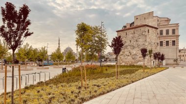 Altın Boynuz, İstanbul, Türkiye. 6 Haziran 2024 İstanbul Tarihi Yarımadası. Altın Boynuz ve Boğaz Sahili, Eminonu Meydanı ve Eşsiz Tarihi ve Turistik Yerler. Büyüleyici Mimari, Kültürel Zenginlikler ve Manzaralar İçin İdeal Bir Hedef.