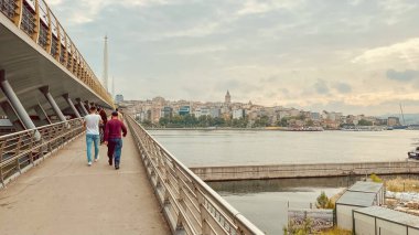Altın Boynuz, İstanbul, Türkiye. 6 Haziran 2024 İstanbul Tarihi Yarımadası. Altın Boynuz ve Boğaz Sahili, Eminonu Meydanı ve Eşsiz Tarihi ve Turistik Yerler. Büyüleyici Mimari, Kültürel Zenginlikler ve Manzaralar İçin İdeal Bir Hedef.