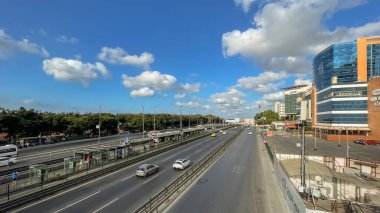 İstanbul, Türkiye. 22 Haziran 2024.istanbul 'un en önemli kentsel karayolu taşımacılık hattı. E5 karayolu.