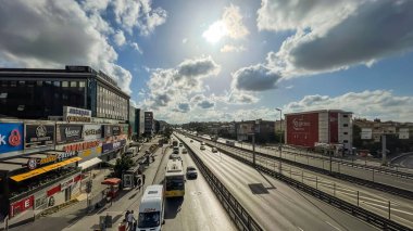 İstanbul, Türkiye. 22 Haziran 2024.istanbul 'un en önemli kentsel karayolu taşımacılık hattı. E5 karayolu.