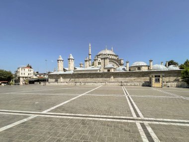 İstanbul hindisi. 6 Temmuz 2024. Türkiye 'nin Fatih ilçesine bağlı emberlita mahallesindeki 18. yüzyıl Osmanlı camii Nuruosmaniye Camii, 2016 yılında Türkiye' nin Geçici Dünya Mirasları listesine yazılmıştı..