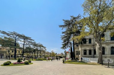 Beşiktaş, İstanbul, Türkiye. 23 Temmuz 2023.Yıldız Sarayı, eski Osmanlı konakları ve kötü adamlardan oluşan büyük bir kompleks. Sarayın bahçesinden ve avlusundan dış görünüş. Star Palace.istanbul Eyaleti.