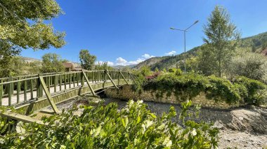 Harmankaya Kanyonu, Bilecik, Türkiye. Harmankaya Kanyonu, Harmankaya Doğa Parkında yer almaktadır. Yazın azalan su akışı ve muhteşem doğa manzarası.. 