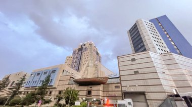 Bomonti, İstanbul, Türkiye. 23 Eyll 2024. Sisli, İstanbullu Cevahir Oteli Sabah Görüşü. Istanbullar 'ın canlı mahallelerinden biri olan Sisli' de Cevahir Oteli 'nin ihtişamını gözler önüne seren çarpıcı bir görüntü..