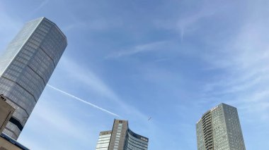 Sisli, İstanbul, Türkiye. 16 Ekim 2024 Sisli 'nin göbeğinde yer alan Bomonti ilçesi, yüksek ve modern binalarıyla İstanbul' un yeni iş ve yaşam merkezlerinden biri haline geliyor.. 