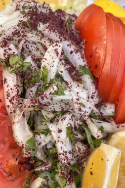 Taze ve Taze. Lahmacun 'a Mükemmel Arkadaş. Lahmacun için Klasik Sidekick. Lahmacun için taze ve canlandırıcı bir salata.. 