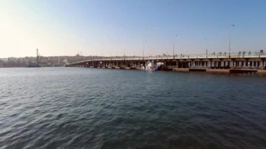 İstanbul, Türkiye. 1 Aralık 2024. Avrupa ve Asya arasındaki rüya şehir, İstanbul. Tarihi yarımadada turistik ve günlük yaşam. İstanbul 'un tarihi yarımadasında Doğu ve Batı kültürlerinin etkileyici bir kombinasyonunu keşfet. 