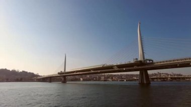 İstanbul, Türkiye. 1 Aralık 2024. Avrupa ve Asya arasındaki rüya şehir, İstanbul. Tarihi yarımadada turistik ve günlük yaşam. İstanbul 'un tarihi yarımadasında Doğu ve Batı kültürlerinin etkileyici bir kombinasyonunu keşfet. 