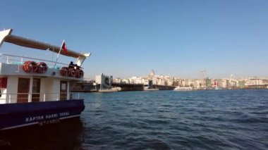 İstanbul, Türkiye. 1 Aralık 2024. Avrupa ve Asya arasındaki rüya şehir, İstanbul. Tarihi yarımadada turistik ve günlük yaşam. İstanbul 'un tarihi yarımadasında Doğu ve Batı kültürlerinin etkileyici bir kombinasyonunu keşfet. 