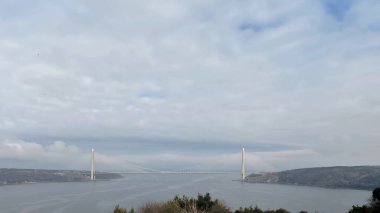 İstanbul, Türkiye. 2 ubat 2024. Yoros Şatosu 'ndan Yavuz Sultan Selim Köprüsü. İstanbul' un Beykoz kentindeki tarihi Yoros Kalesi 'nden yakalanan Yavuz Sultan Selim Köprüsü' nün çarpıcı manzarası.. 