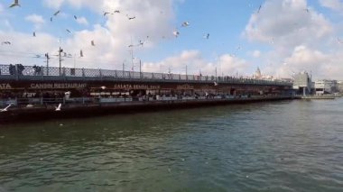 İstanbul, Türkiye. 20 Şubat 2025. İstanbul, Avrupa ve Asya kıtaları arasındaki rüya şehir. Muhteşem güzelliği ile, Tarihi Yarımada ve Boğaz manzarası.