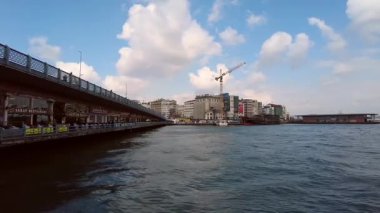 İstanbul, Türkiye. 20 Şubat 2025. İstanbul, Avrupa ve Asya kıtaları arasındaki rüya şehir. Muhteşem güzelliği ile, Tarihi Yarımada ve Boğaz manzarası.