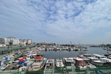 İstanbul, Türkiye. 2 Mart 2025. İstanbul 'un Avrupa yakasında bulunan ve Tarım Bakanlığı' na bağlı balıkçı barınakları. Marmara Denizi kıyıları. İstanbul İli.