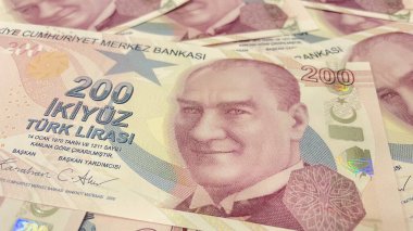 200 Türk Lira Banknotları, Atatrk 'ı gösteren birçok TL banknotunun Macro çekimi. Türk 200 lira banknotları, para birimi konsepti, Türk parasının makro görünümü, ekonomi.