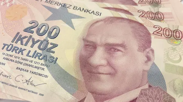 200 Türk Lira Banknotları, Atatrk 'ı gösteren birçok TL banknotunun Macro çekimi. Türk 200 lira banknotları, para birimi konsepti, Türk parasının makro görünümü, ekonomi.