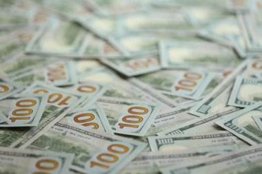Büyük miktarda Amerikan Doları 'na ait banknotlar kapanıyor. İş ve zengin yaşam konsepti