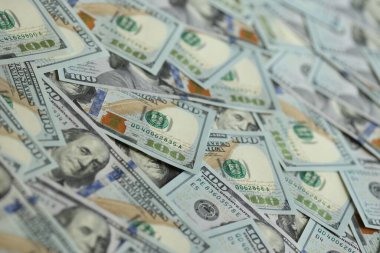 Büyük miktarda Amerikan Doları 'na ait banknotlar kapanıyor. İş ve zengin yaşam konsepti