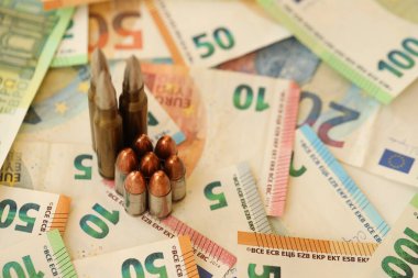 Altın kartuşlar ve büyük Avro para yığınları kapanıyor