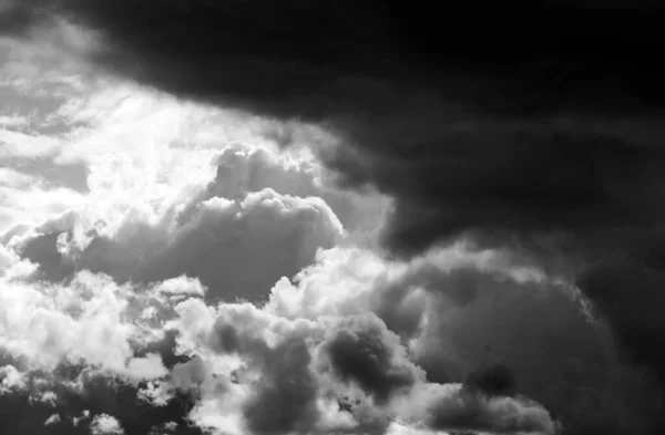 Nahaufnahme Dunkle Wolken Gewitterwolken Bewegung Stürmische Regenwolken — Stockfoto