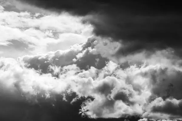 Nahaufnahme Dunkle Wolken Gewitterwolken Bewegung Stürmische Regenwolken — Stockfoto