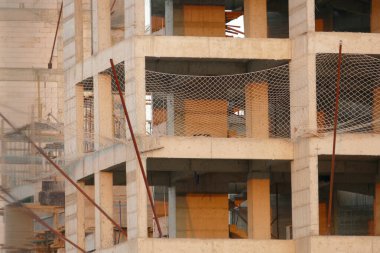 Büyük bina inşaatı ve güvenli ağlar, inşaat güvenlik tedbirleri için güvenlik ağı,