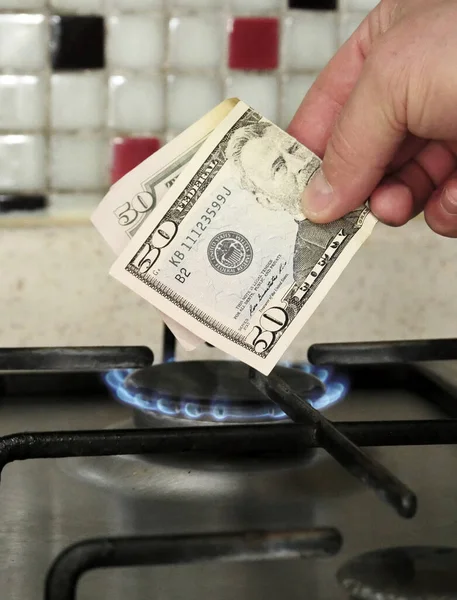 increase in heating costs, increase in natural gas prices when natural gas stoves are burning,