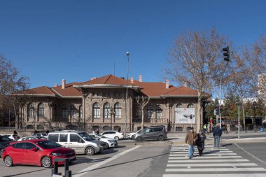 Ankara, Türkiye - 22 Ocak 2024: Ulus Meydanı ve ilk Türk Büyük Millet Meclisi Binası,