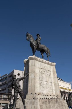 Ankara, 22 Ocak 2024: Ulus Meydanı 'ndan at üzerindeki Atatürk Heykeli Anıtı,