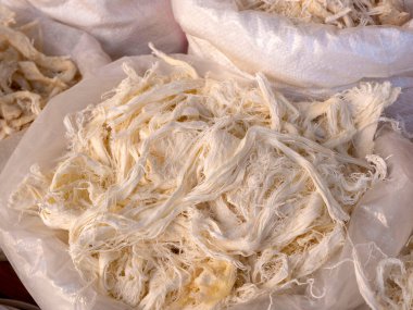 Türkiye 'de Çehil peyniri, Erzurum sivil peyniri, küflü Çeçil peyniri