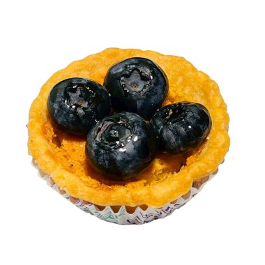 Beyaz arka plan üzerinde yaban mersinli kek