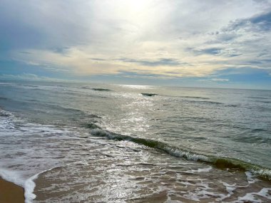 Deniz ve gökyüzü sabahları 