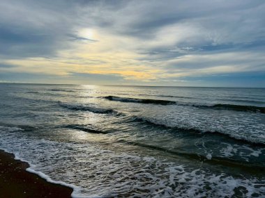 Deniz ve gökyüzü sabahları 