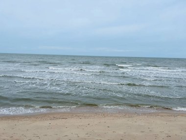 Deniz ve gökyüzü sabahları 