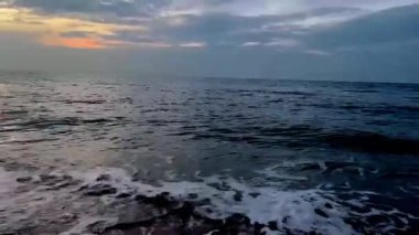 Sabah kumsalda gün batımı...