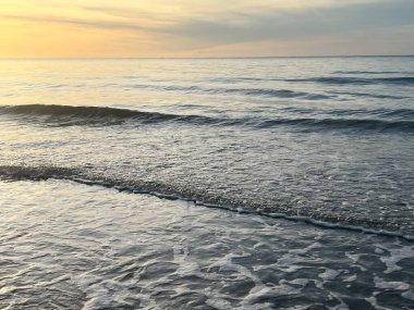 Sabahları deniz ve sahil