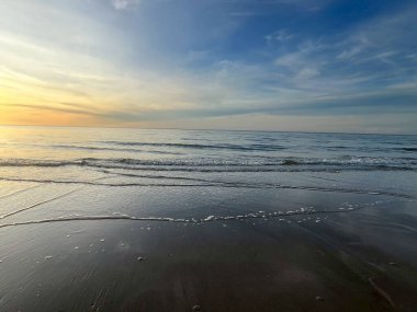 Sabahları deniz ve sahil