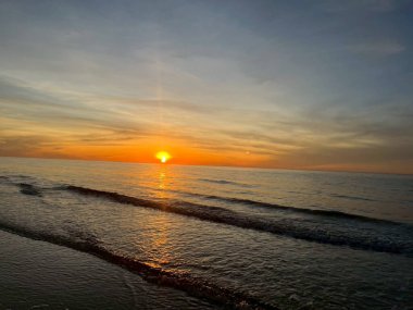 Sabahları deniz ve sahil-