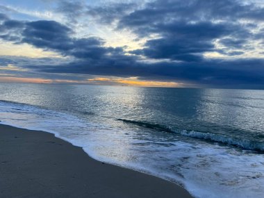 Sabahları deniz ve sahil