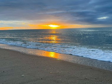 Sabahları deniz ve sahil