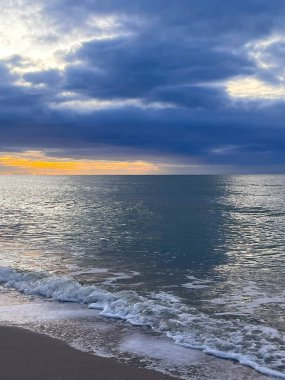 Sabahları deniz ve sahil