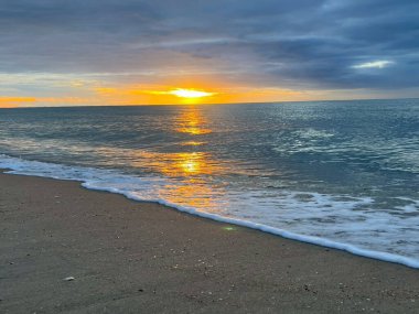 Sabahları deniz ve sahil