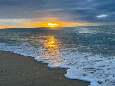 Sabahları deniz ve sahil