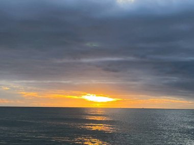 Sabahları deniz ve sahil