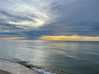 Sabahları deniz ve sahil