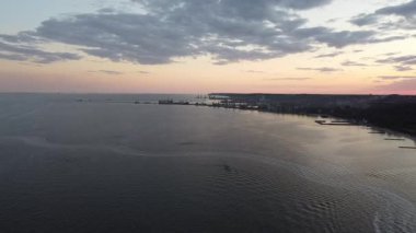 Mariupol, Ukrayna. 6 Eylül 2021. Sunset, Primorsky Bölgesindeki Hava Görüntüleri. Yüksek kaliteli FullHD görüntüler